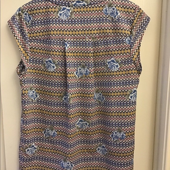 Daniel Rainn Patterned Top - Picture 2 of 3